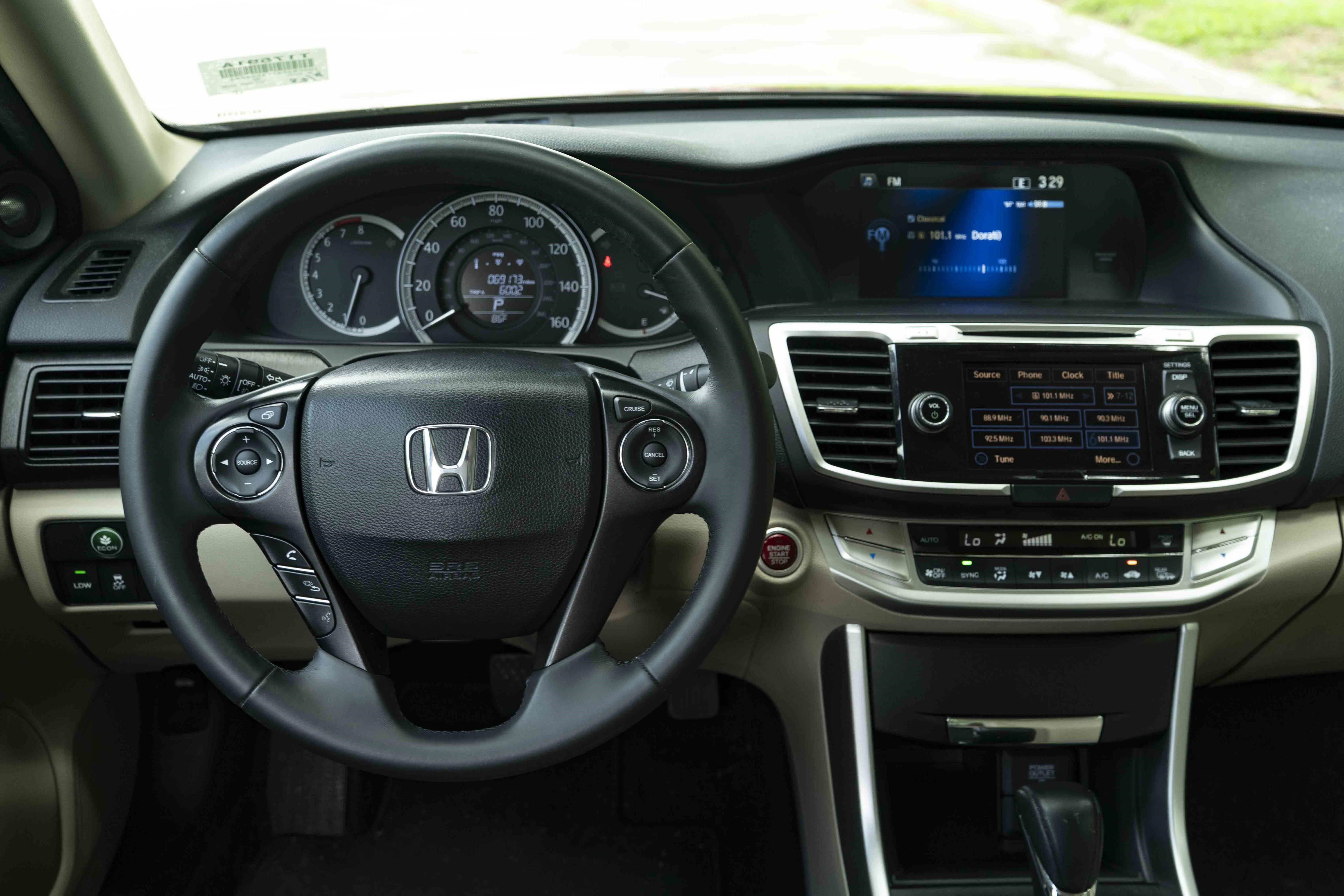 Used 2015 Honda Accord EX-L image 19