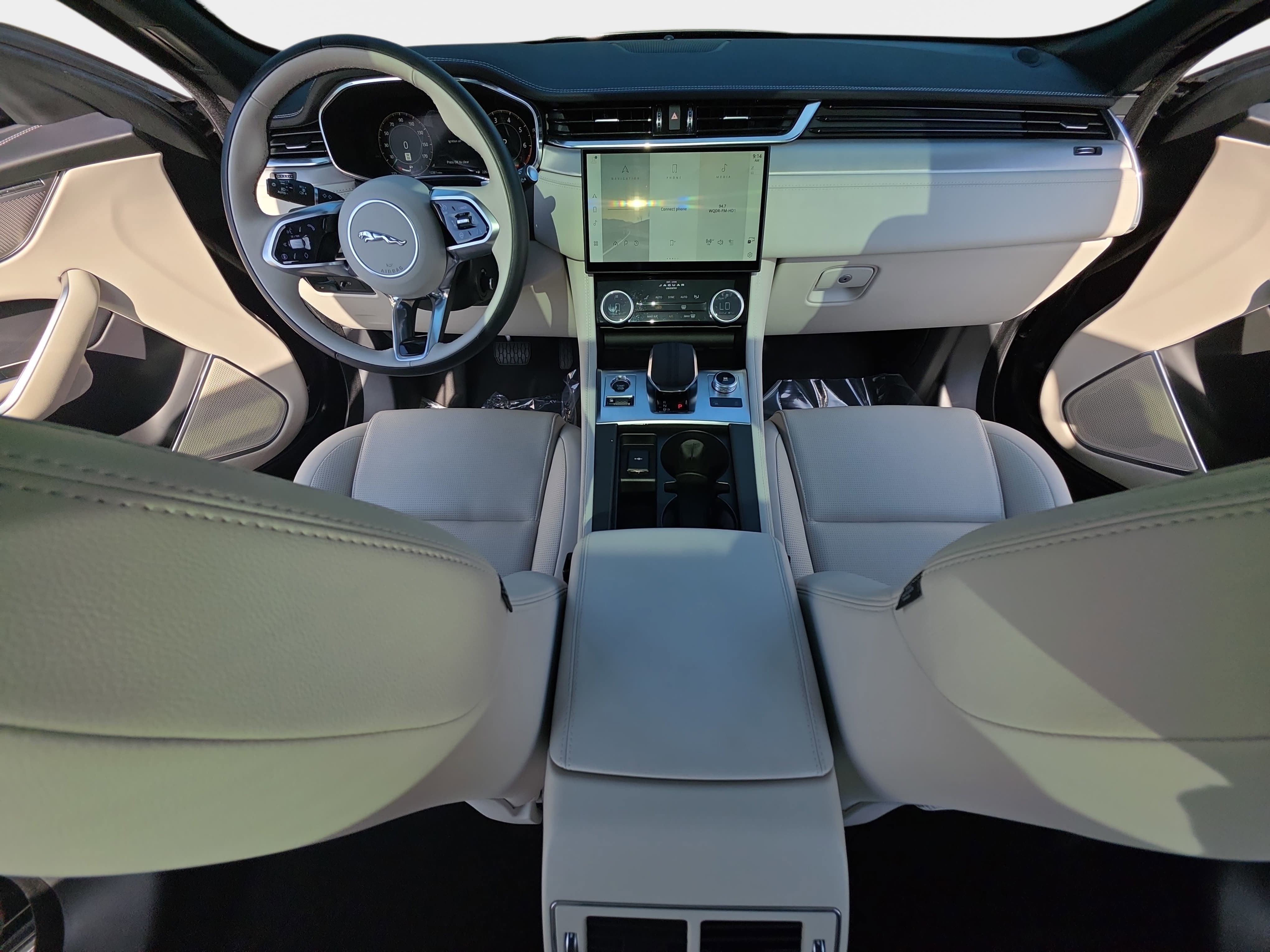 Used 2025 Jaguar F-PACE R-Dynamic S AWD/4WD image 9