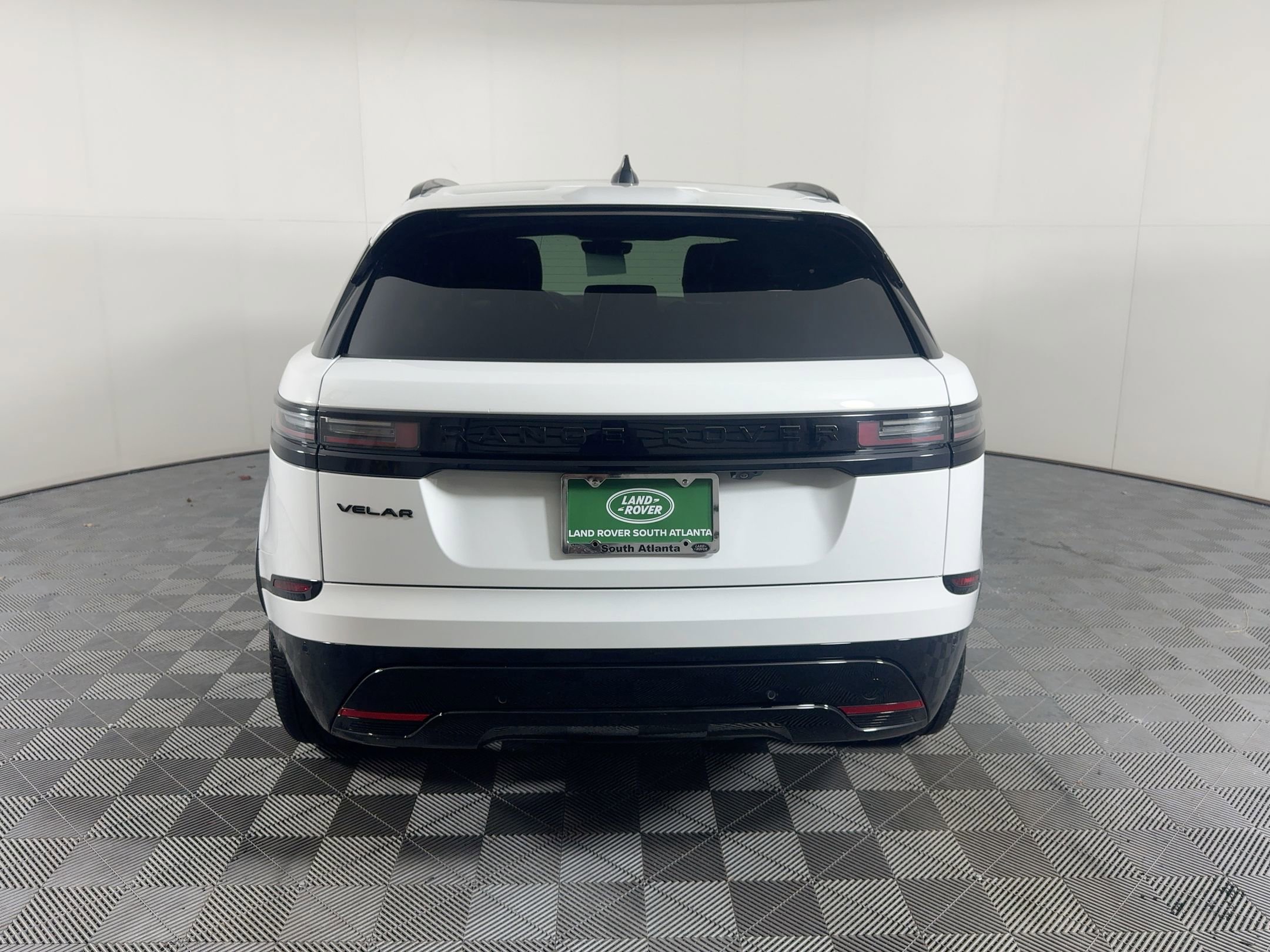 Used 2025 Land Rover Range Rover Velar Dynamic SE image 11