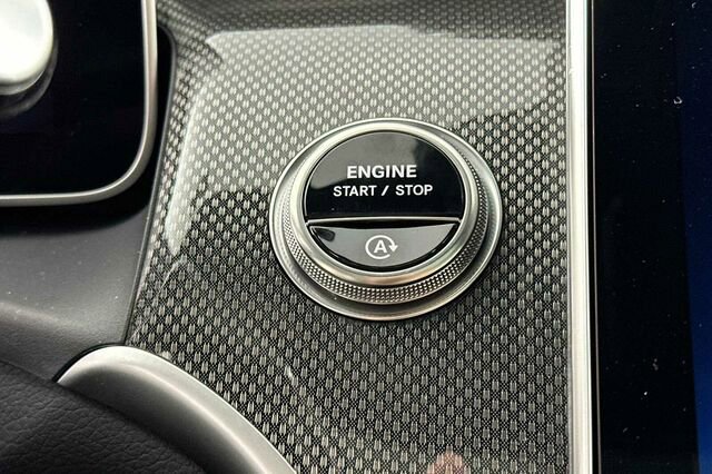 Certified 2025 Mercedes-Benz GLC 43 AMG 4MATIC image 25