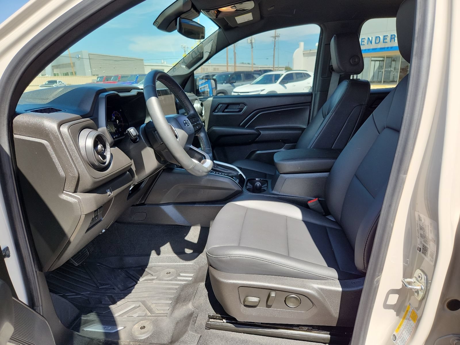 Used 2026 Chevrolet Colorado Trail Boss AWD/4WD image 9