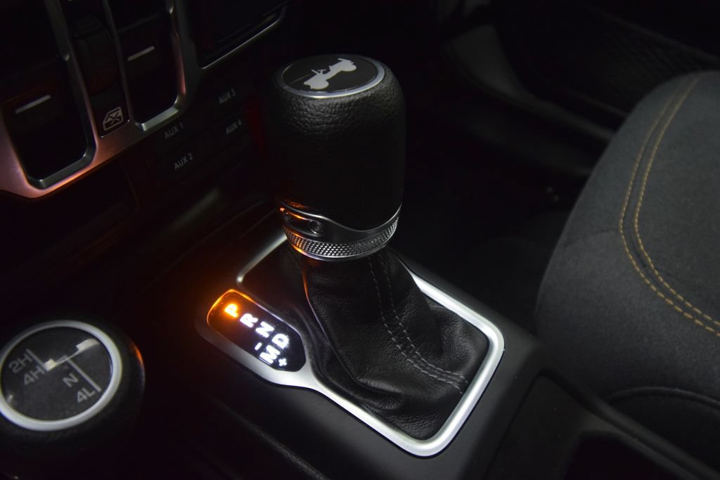 Used 2024 Jeep Wrangler Unlimited Sport AWD/4WD image 25