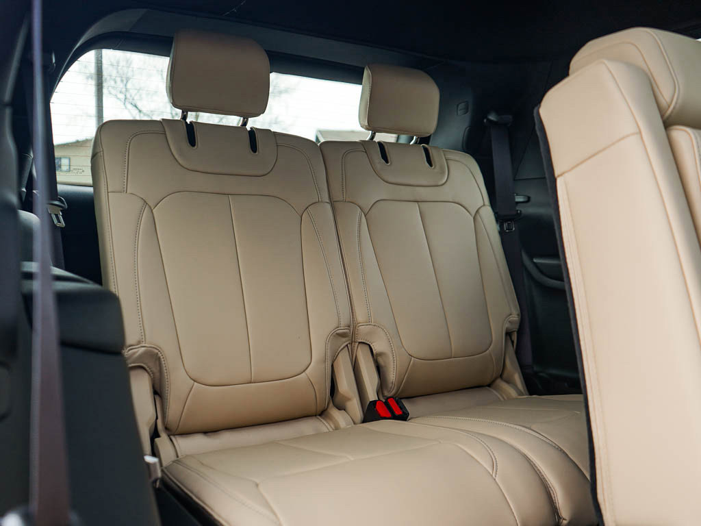 New 2025 Jeep Grand Cherokee L Limited w/ Trailer Tow Package image 11