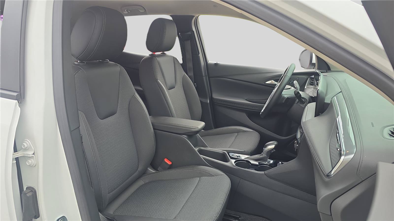 Used 2024 Buick Encore GX Preferred FWD image 14