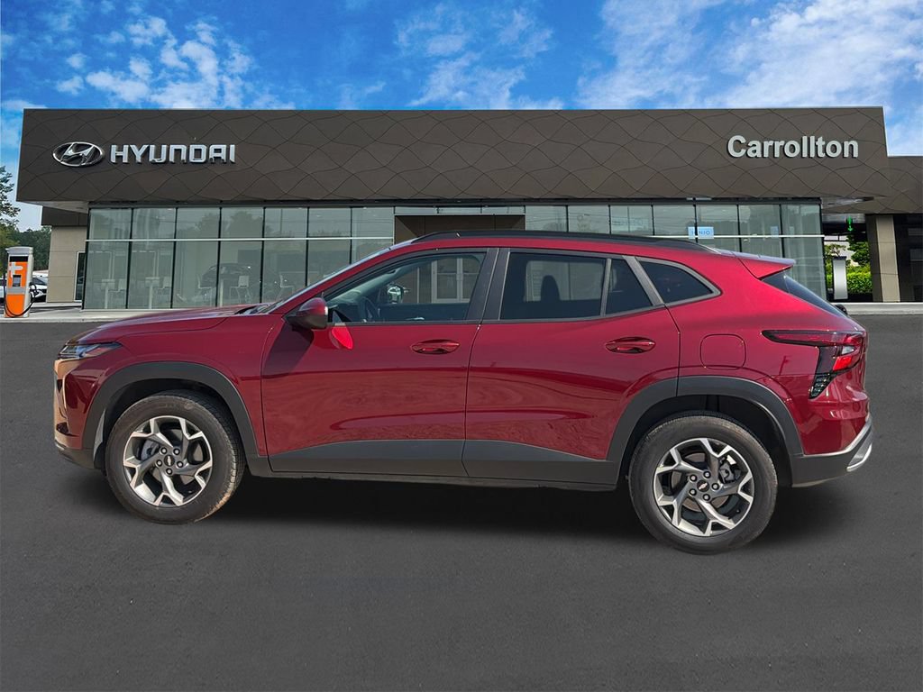 Used 2025 Chevrolet Trax LT FWD image 8