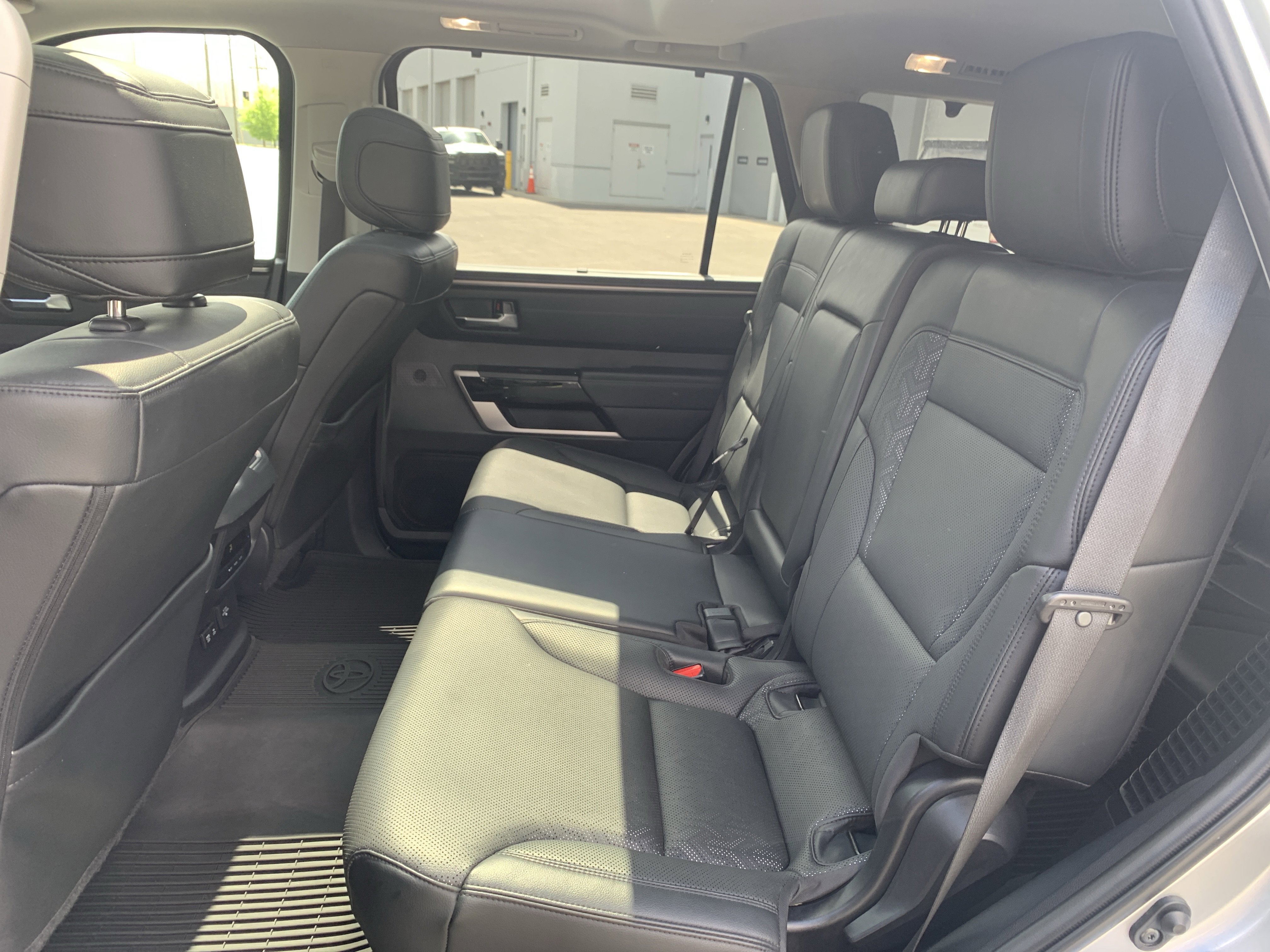 Used 2023 Toyota Sequoia Limited w/ Tow Technology Package AWD/4WD image 32