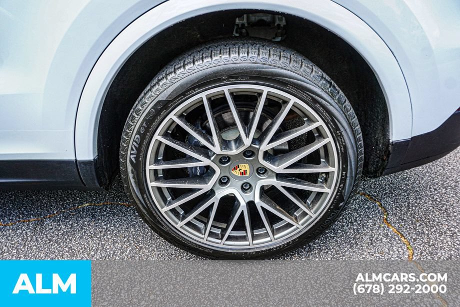 Used 2022 Porsche Cayenne Platinum Edition AWD/4WD image 16