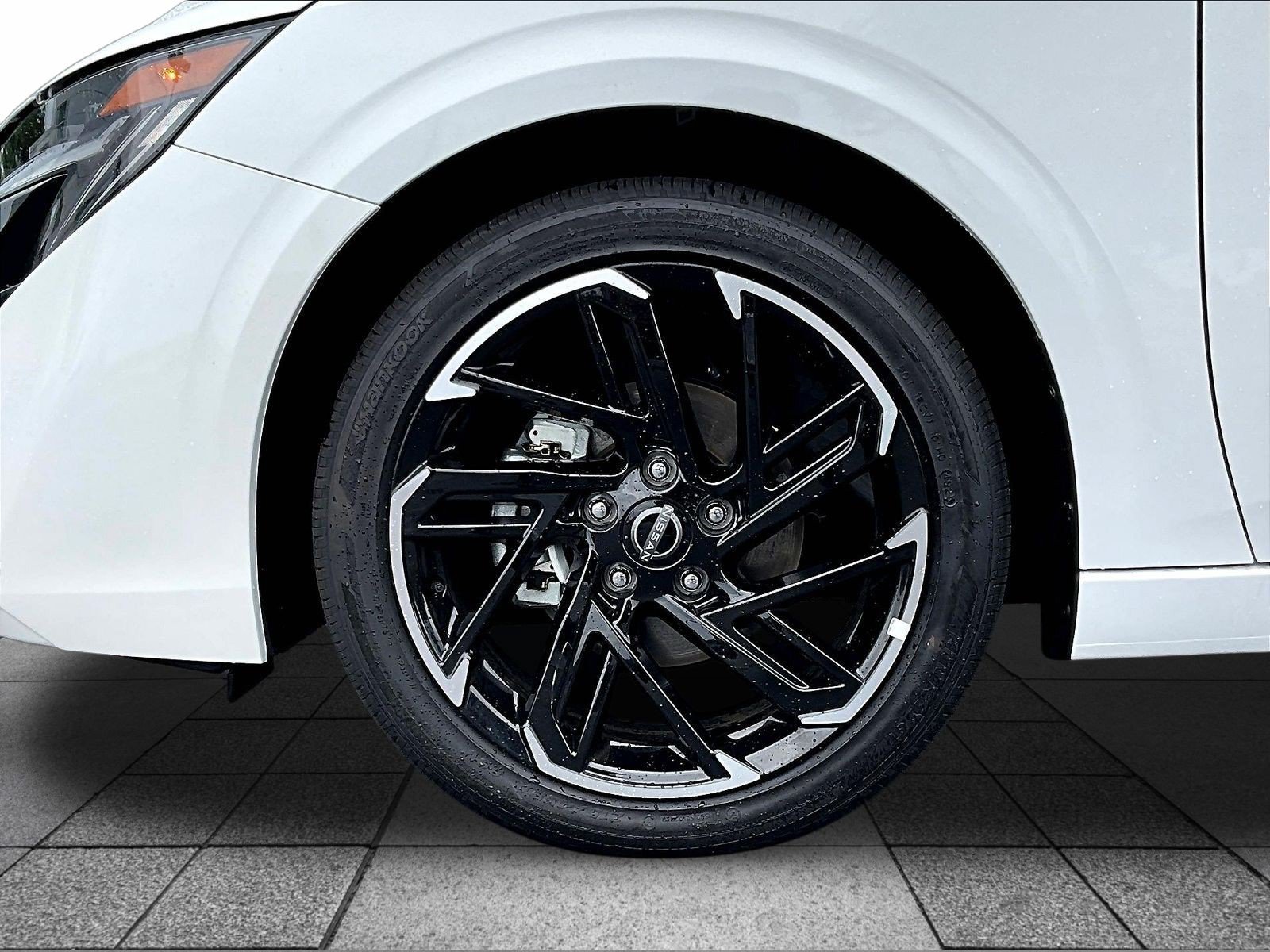 New 2026 Nissan Sentra SR w/ Floor Mat Package FWD image 14