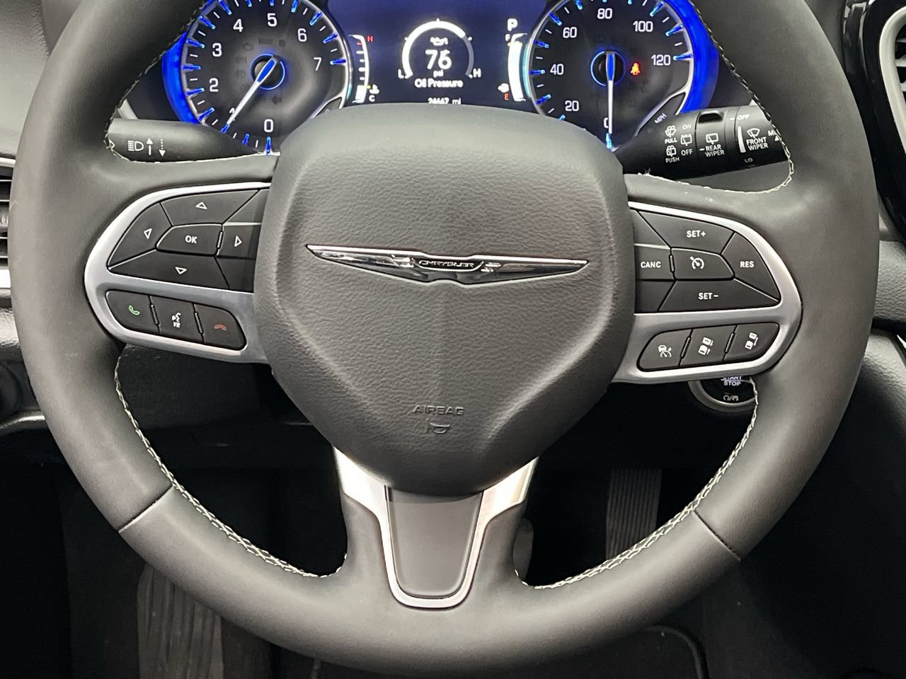 Used 2025 Chrysler Pacifica Select FWD image 15