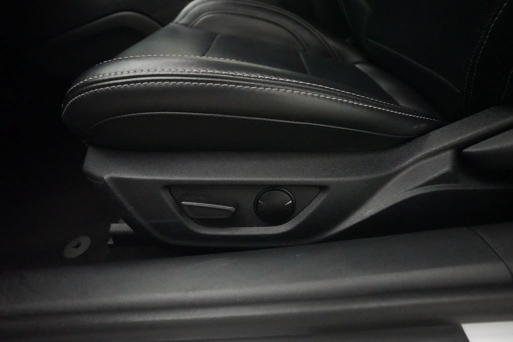 Used 2025 Ford Mustang Premium RWD image 28