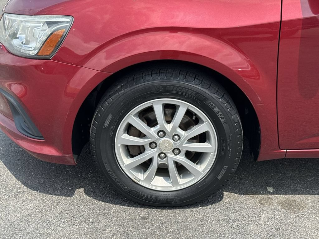Used 2017 Chevrolet Sonic LT FWD image 2