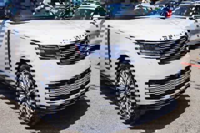 New 2024 Land Rover Range Rover SV image 5