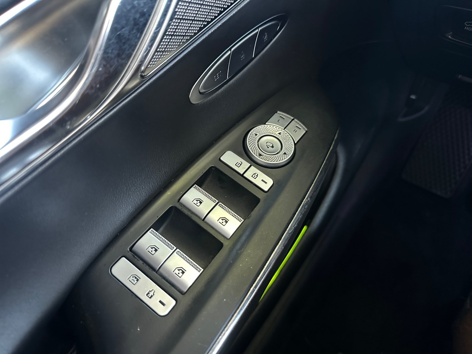 Used 2024 Genesis Electrified GV70 AWD/4WD image 16