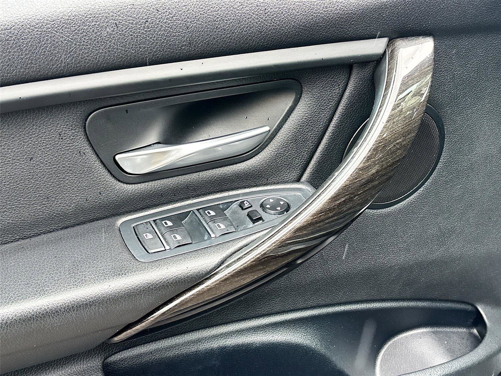 Used 2016 BMW 320i xDrive Sedan image 19