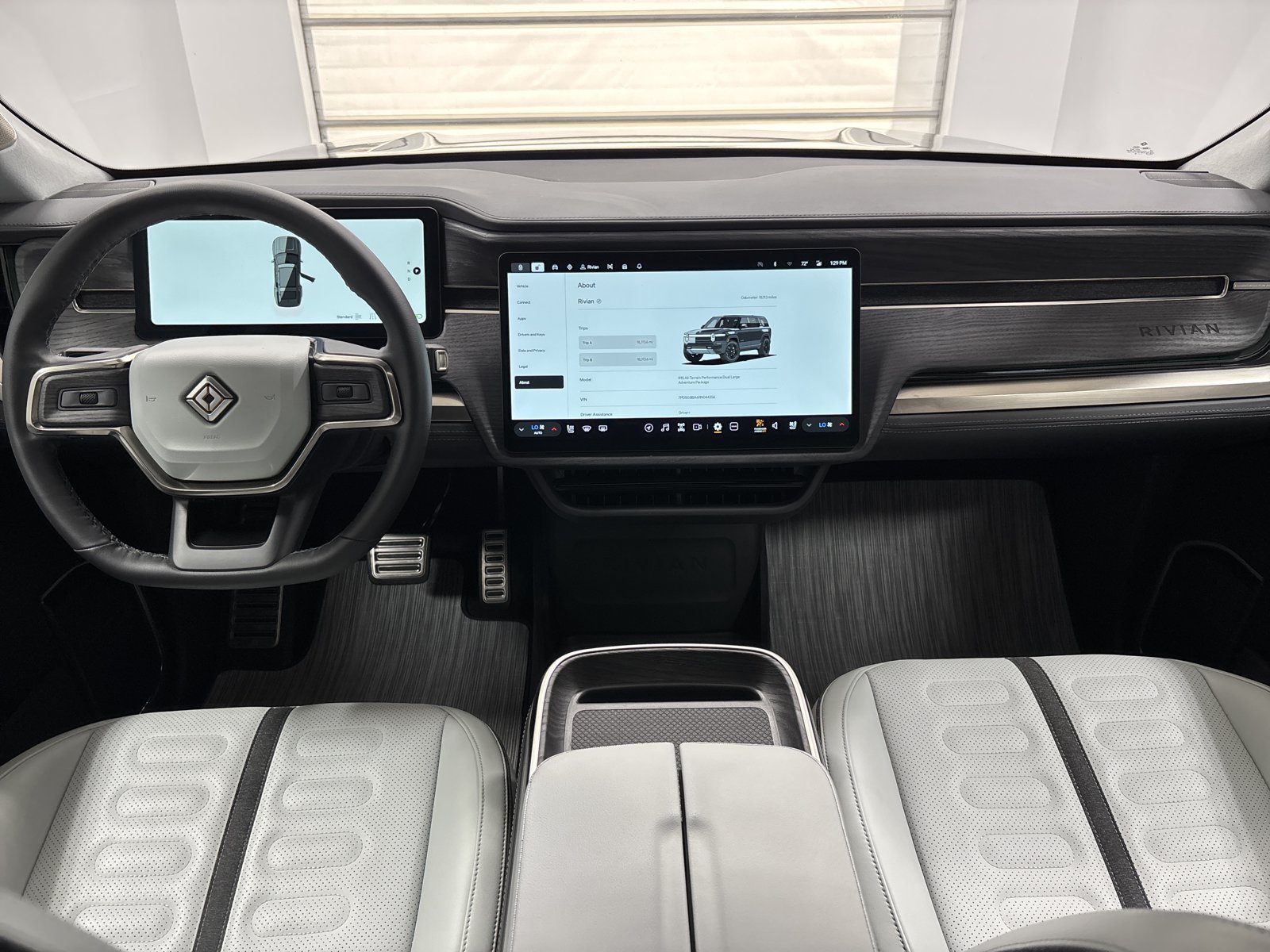 Used 2024 Rivian R1S Adventure AWD/4WD image 27