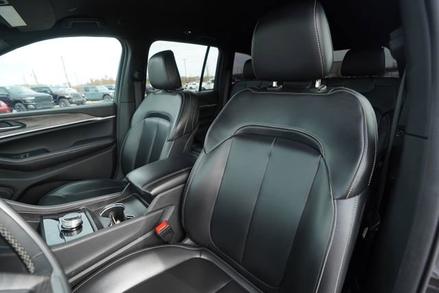 Used 2024 Jeep Grand Cherokee Limited image 34