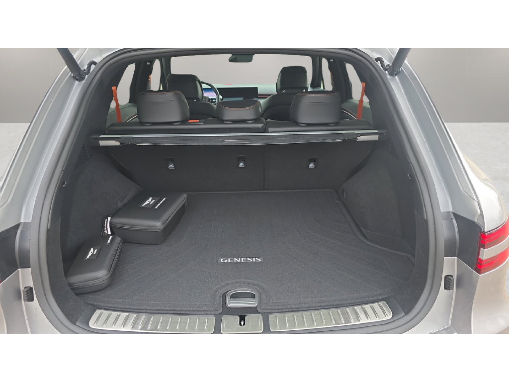 New 2026 Genesis GV70 2.5T Sport Prestige AWD/4WD image 9