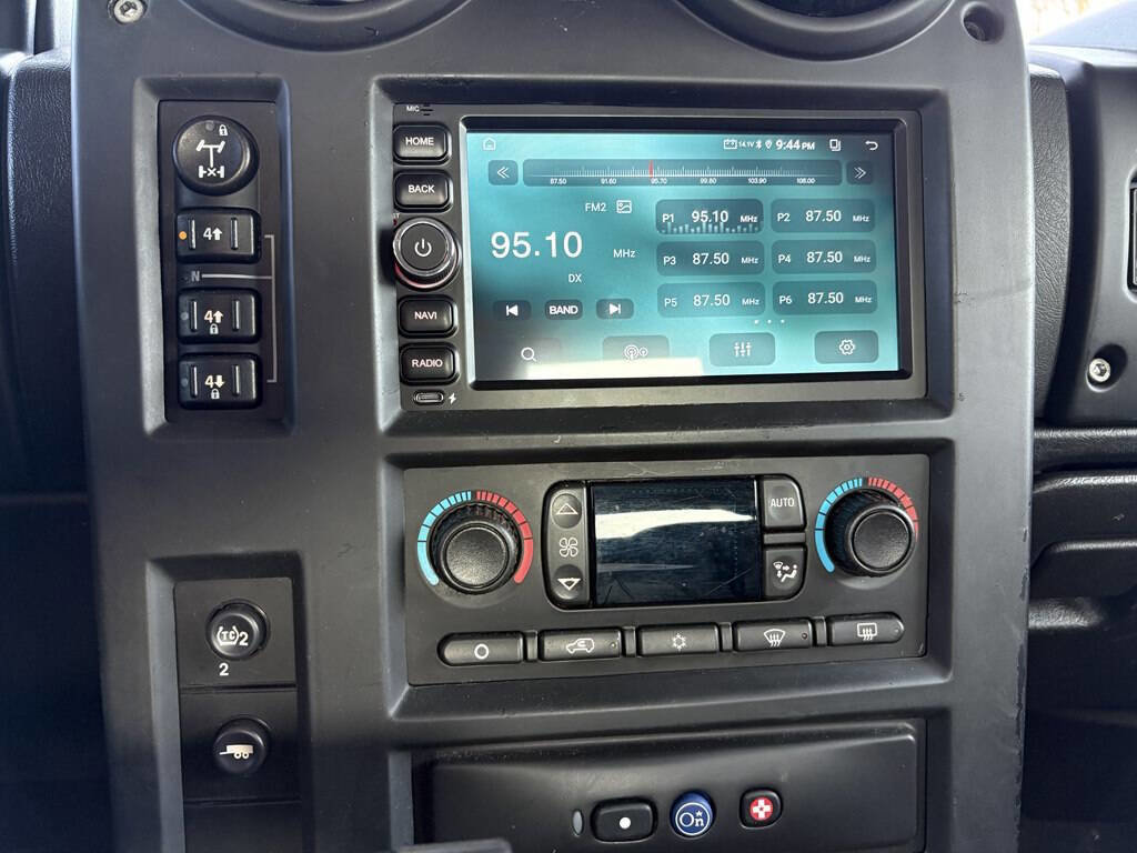 Used 2005 HUMMER H2 SUT w/ Preferred Equipment Group image 24