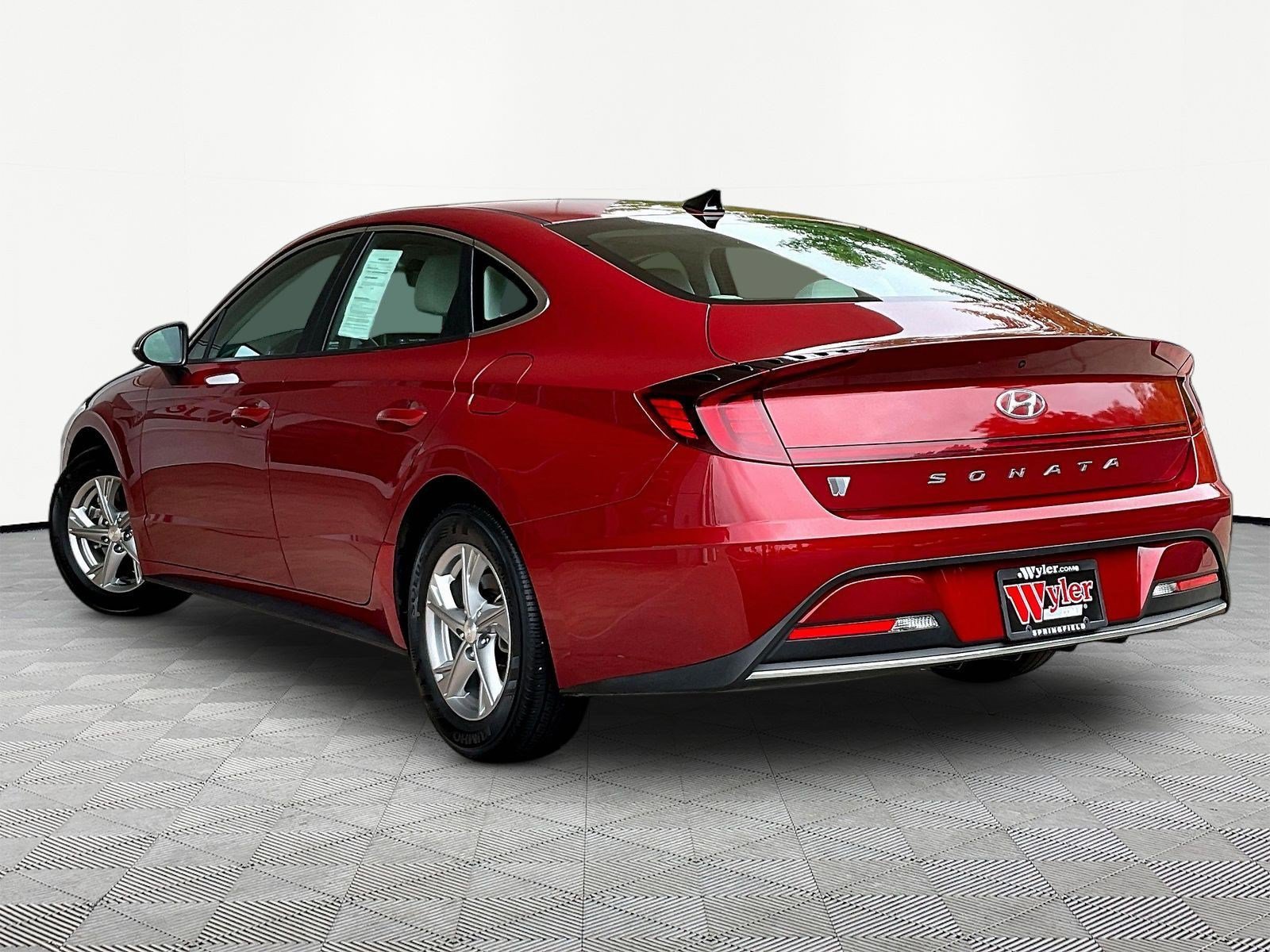 Used 2023 Hyundai Sonata SE w/ Cargo Package FWD image 4