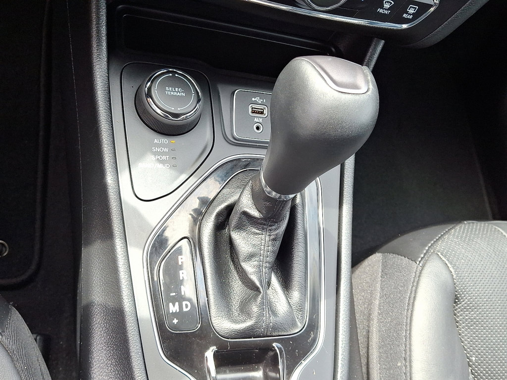 Used 2020 Jeep Cherokee Limited image 30
