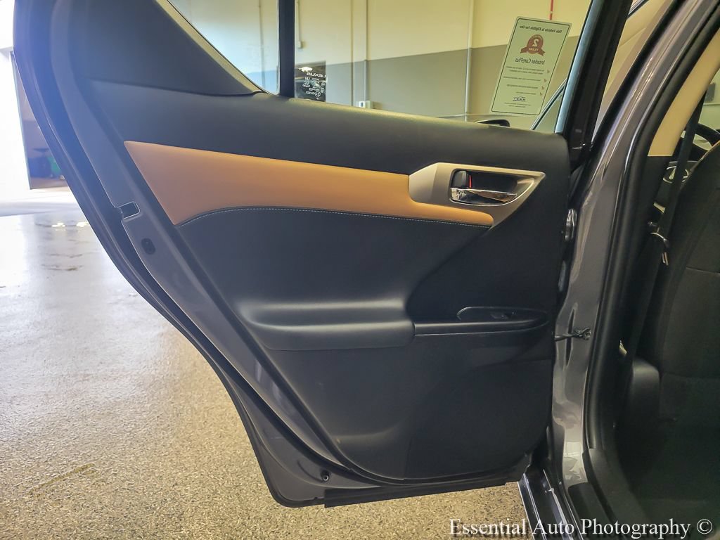 Used 2016 Lexus CT 200h w/ Navigation Package FWD image 20
