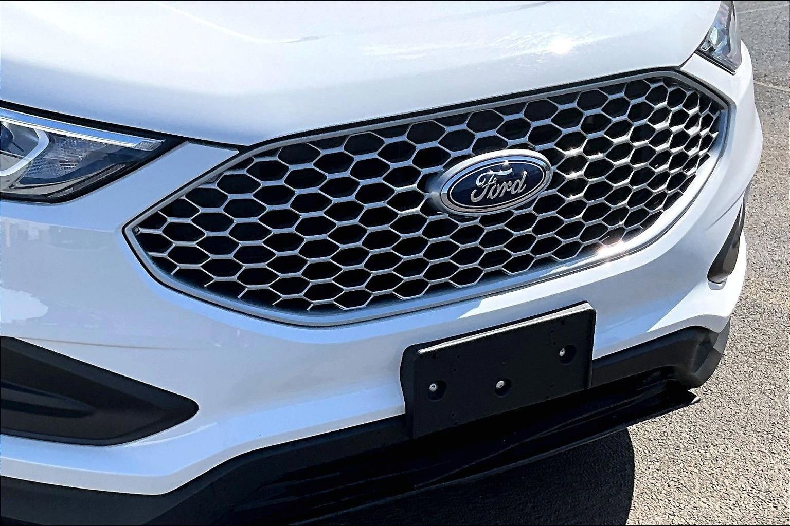 Used 2024 Ford Edge SE image 33
