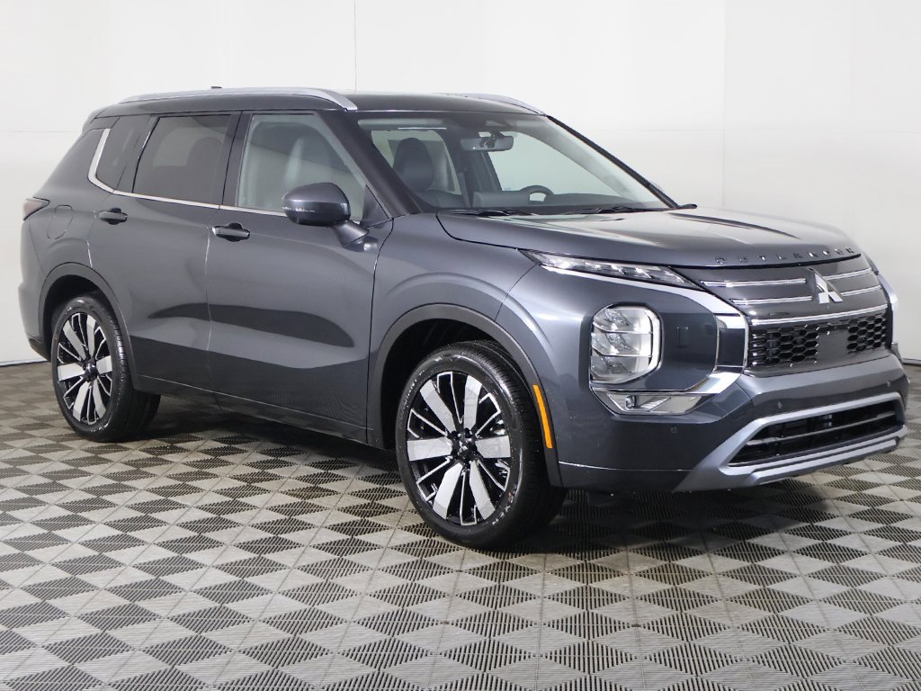 New 2026 Mitsubishi Outlander SEL image 2