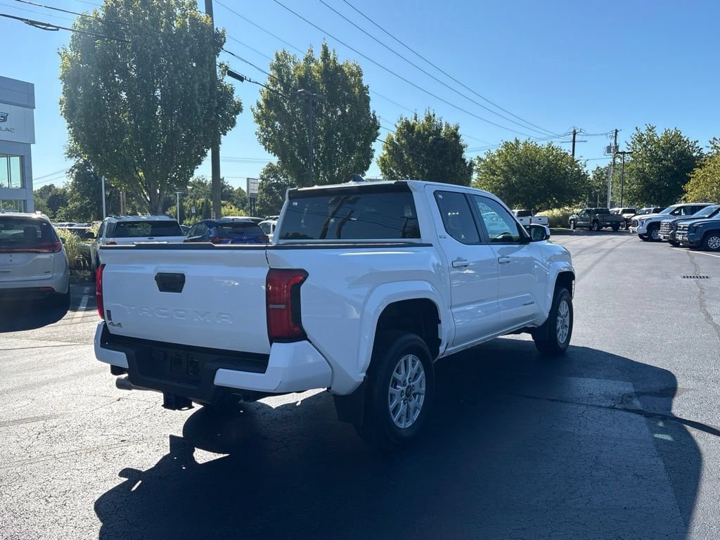 Certified 2024 Toyota Tacoma SR5 AWD/4WD image 7