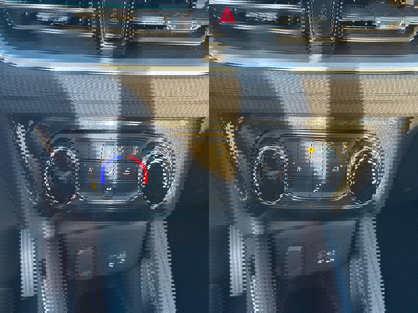 Used 2024 Chevrolet TrailBlazer LT image 29