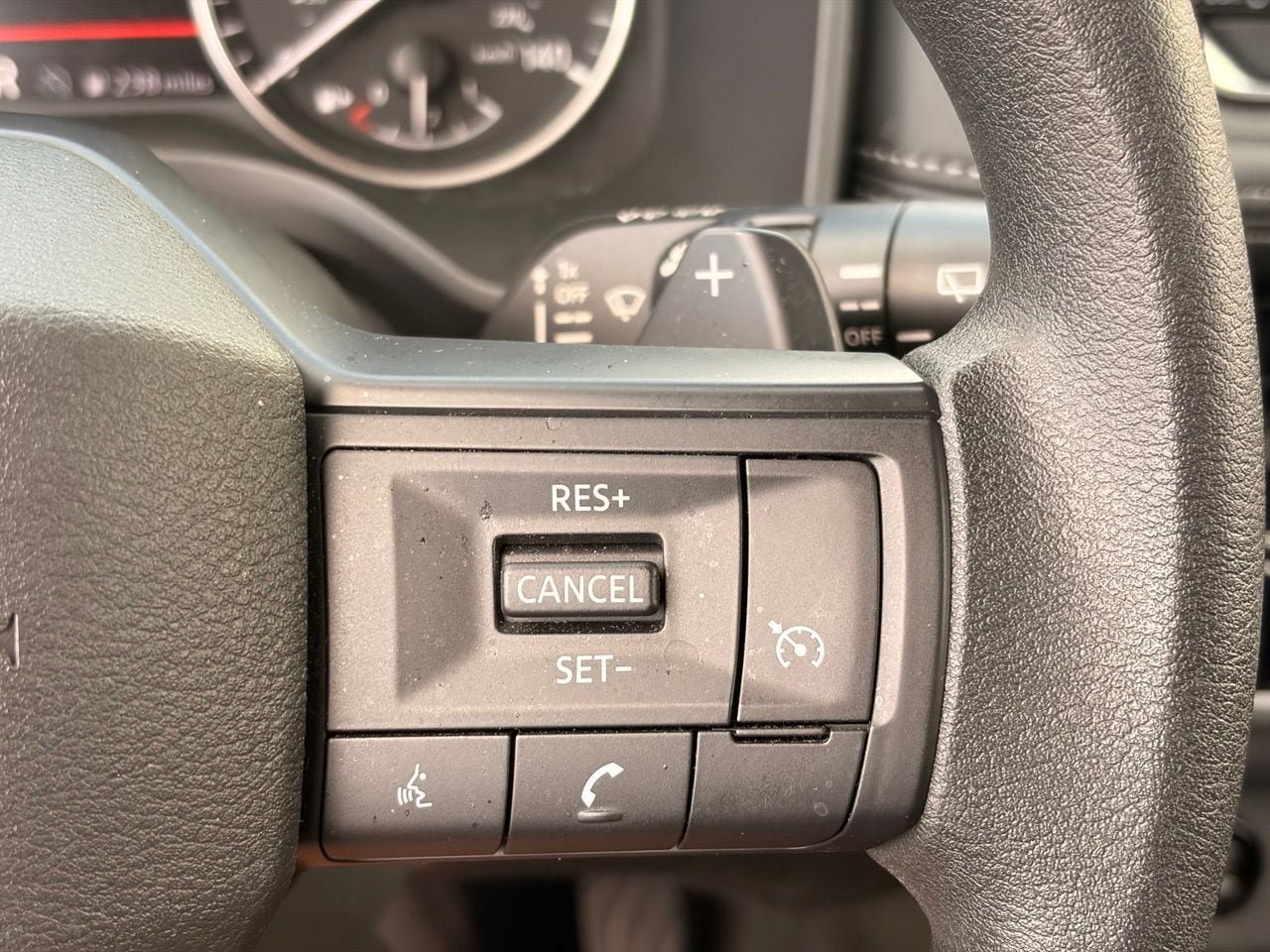 Certified 2025 Nissan Rogue S FWD image 28