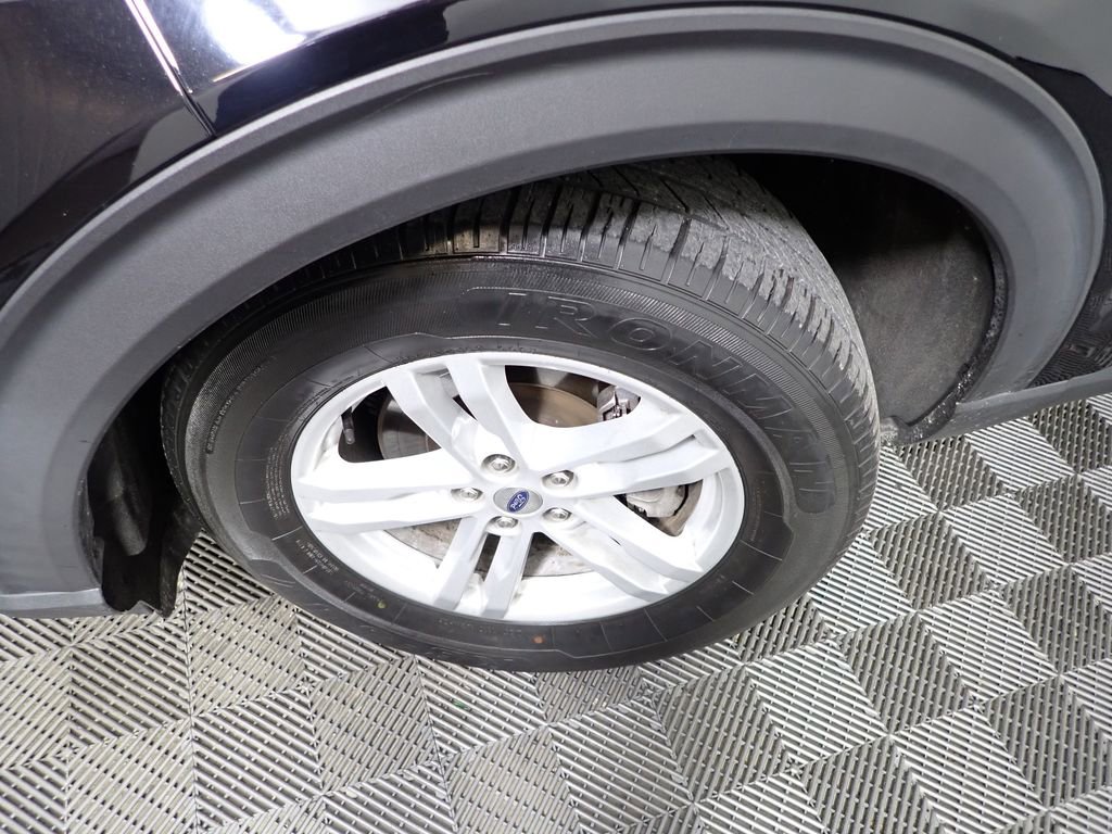 Used 2020 Ford Explorer XLT w/ Comfort Package image 32