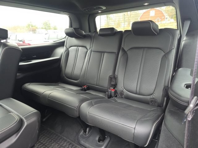 Certified 2025 Jeep Grand Wagoneer Series II Obsidian w/ Quick Order Packagew 28T AWD/4WD image 31