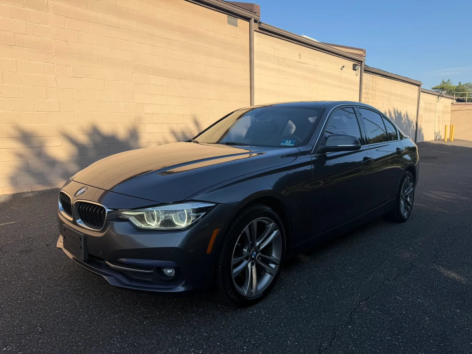 Used 2018 BMW 328d xDrive Sedan w/ Convenience Package AWD/4WD image 3
