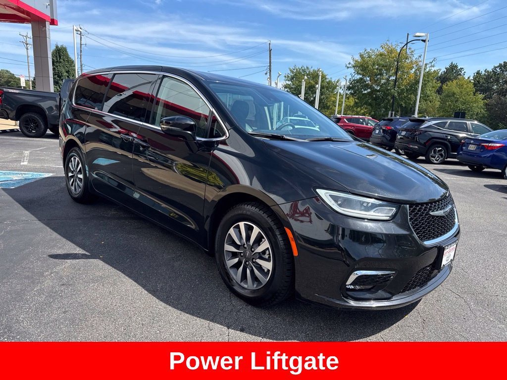 Used 2024 Chrysler Pacifica Limited FWD image 9