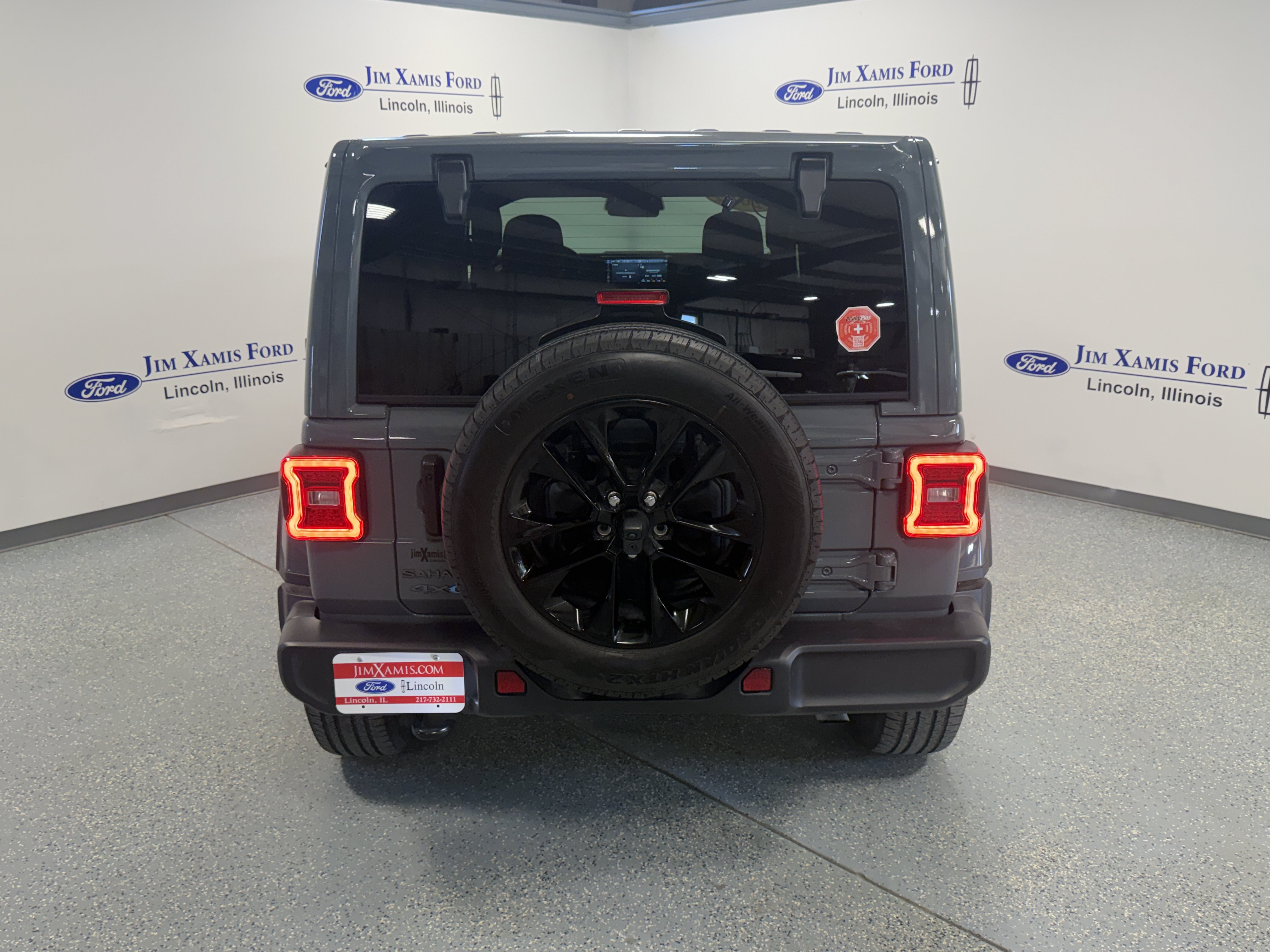 Used 2025 Jeep Wrangler Unlimited Sahara AWD/4WD image 31
