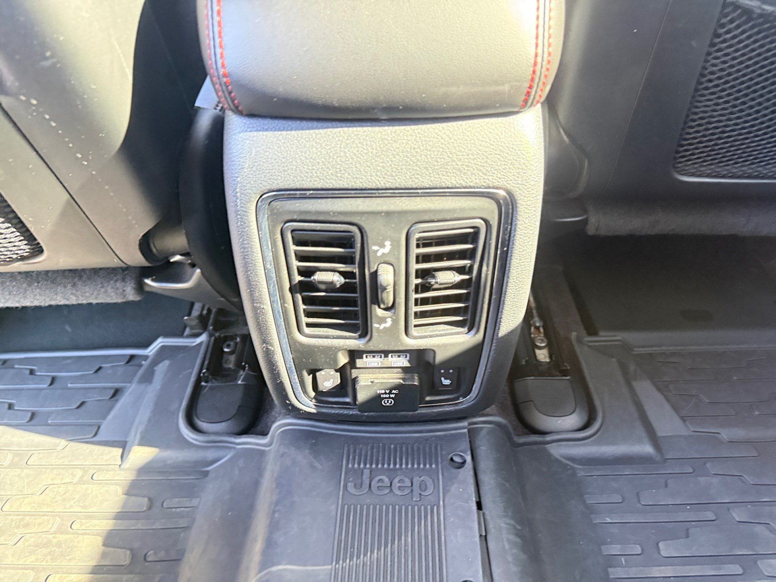 Used 2018 Jeep Grand Cherokee Trailhawk w/ Trailhawk Luxury Group AWD/4WD image 30