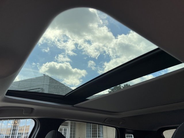 New 2025 Nissan Kicks SV w/ SV Premium Package image 23