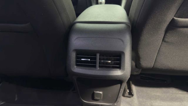 Used 2018 Chevrolet Equinox LS image 16