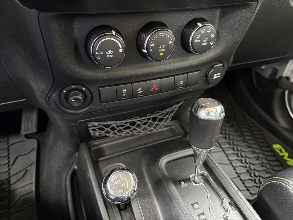 Used 2012 Jeep Wrangler Rubicon AWD/4WD image 27