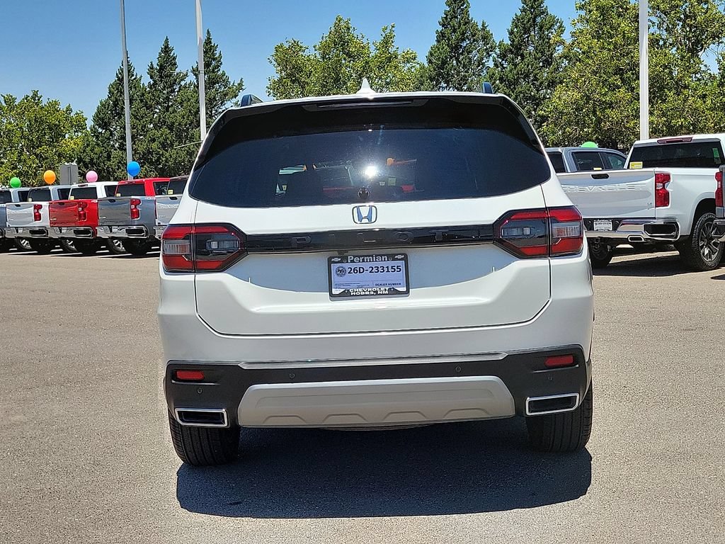 Used 2024 Honda Pilot Touring image 11