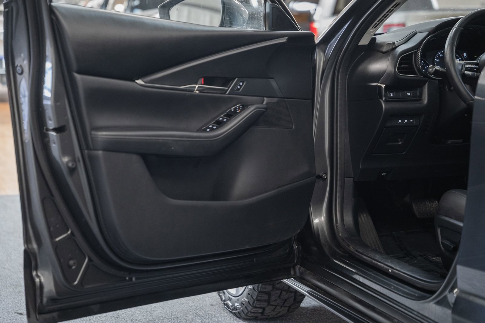 Used 2023 MAZDA CX-30 AWD 2.5 S w/ Preferred Package image 43