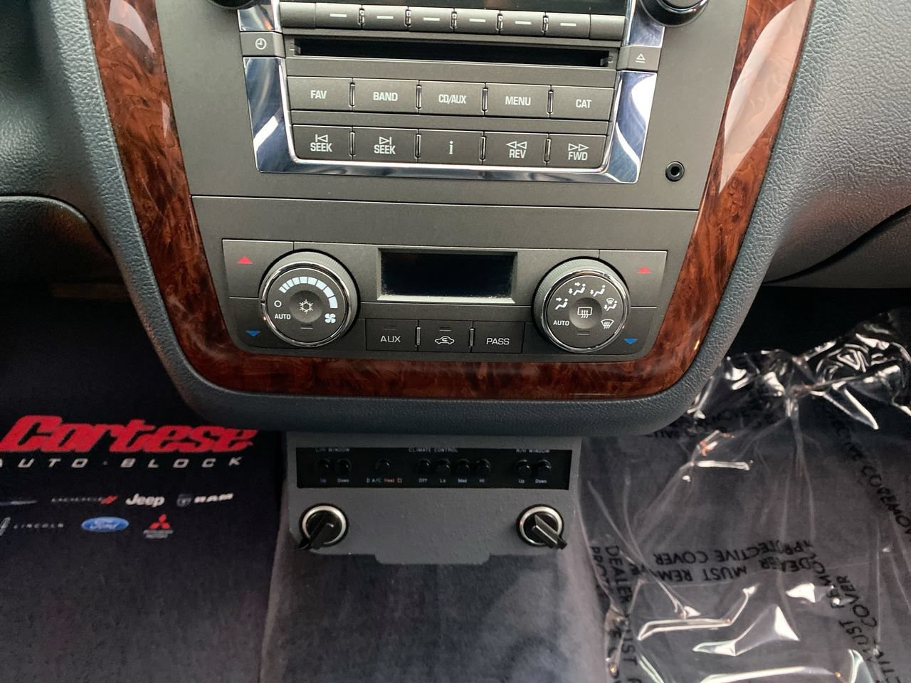 Used 2009 Cadillac DTS Limousine FWD image 19