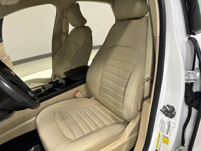 Used 2016 Ford Fusion SE FWD image 12