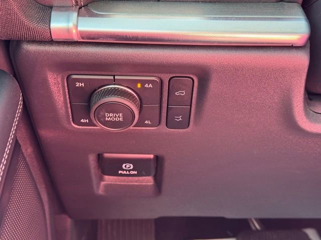 Used 2025 Ford Expedition Platinum AWD/4WD image 36