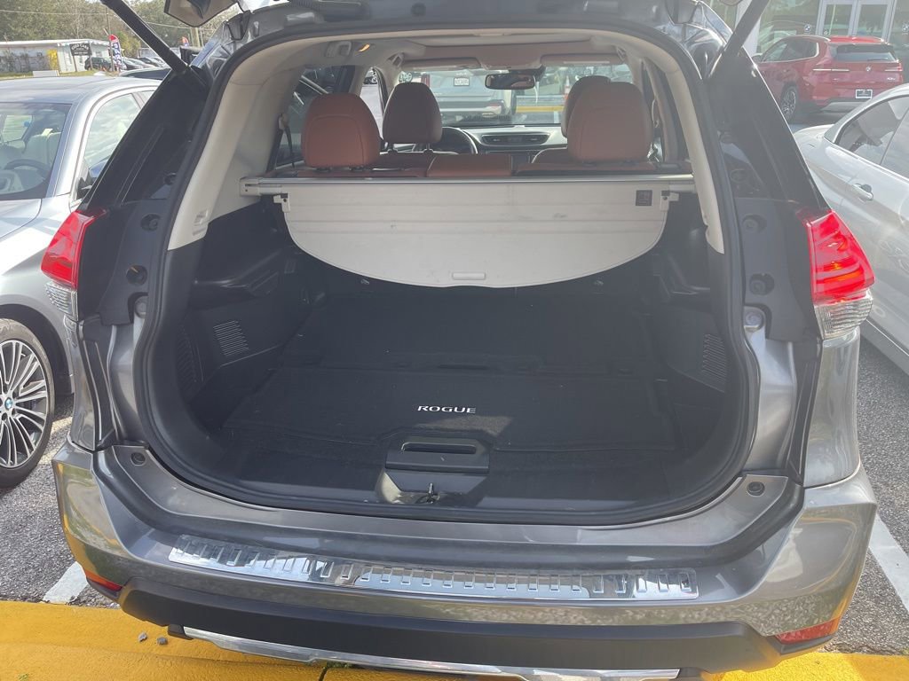 Used 2017 Nissan Rogue SL w/ SL Premium Package image 9