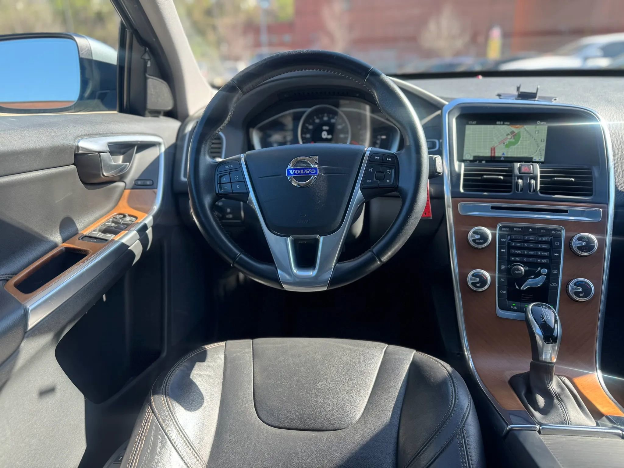 Used 2017 Volvo XC60 T5 Inscription AWD/4WD image 6