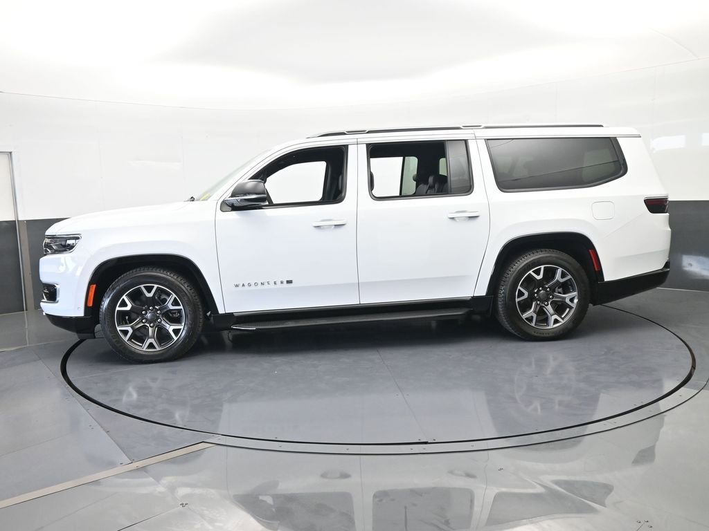 Used 2023 Jeep Wagoneer L Series III w/ Preferred Equipment Group image 7
