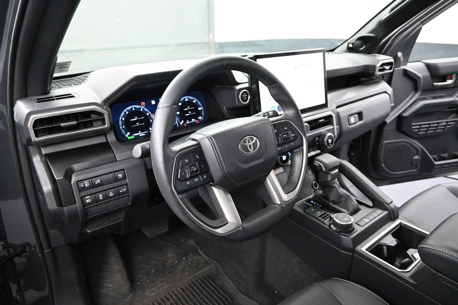 Used 2025 Toyota 4Runner Limited AWD/4WD image 10