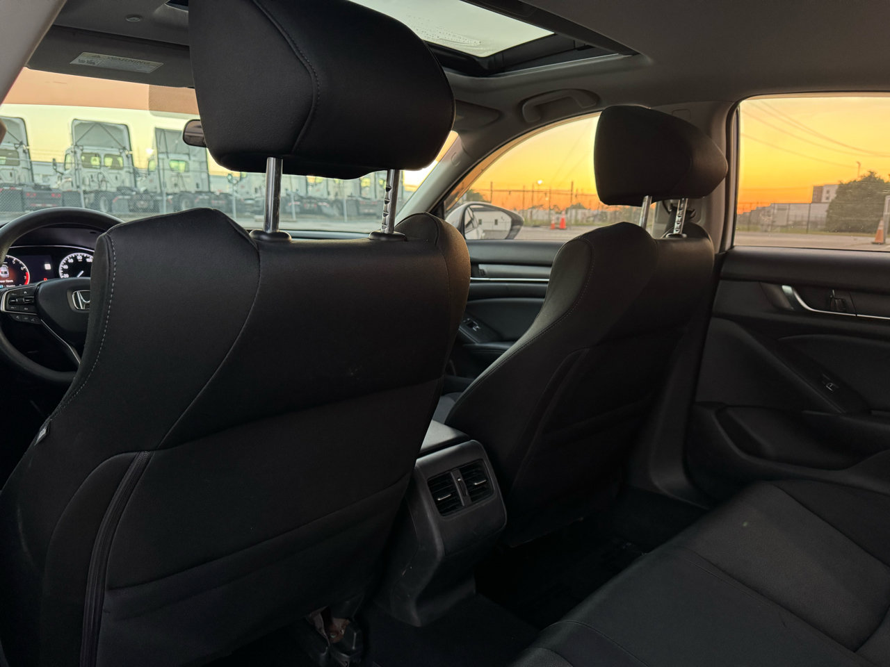 Used 2018 Honda Accord EX image 17