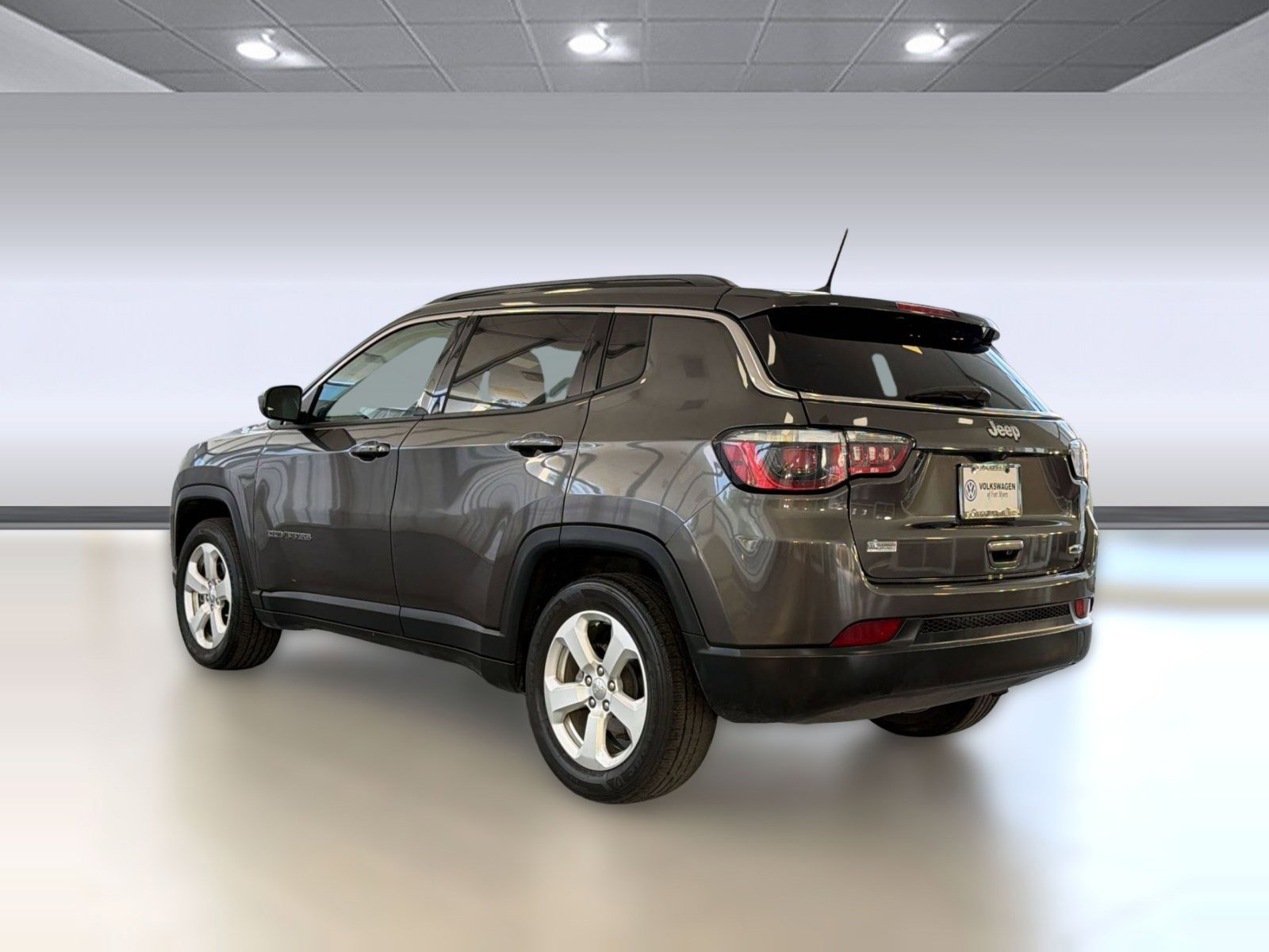 Used 2020 Jeep Compass Latitude FWD image 3